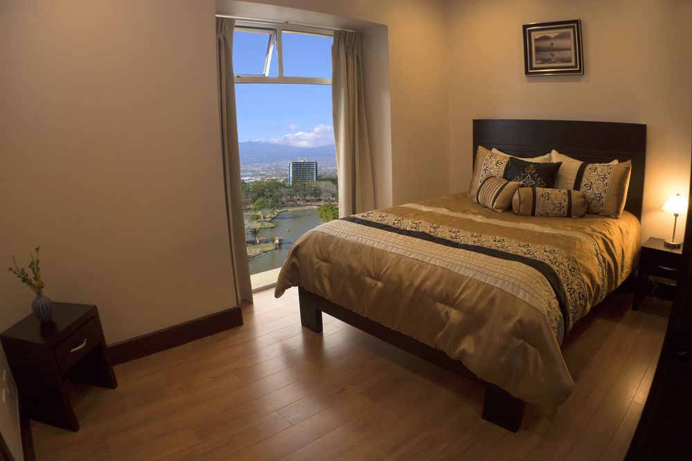 Torres Del Lago Suites And Apartments Сан-Хосе Экстерьер фото