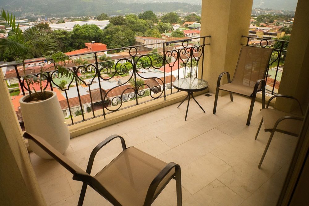 Torres Del Lago Suites And Apartments Сан-Хосе Экстерьер фото
